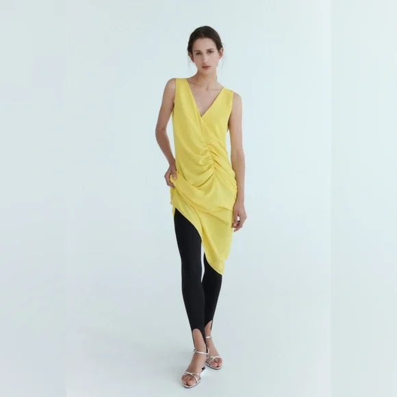 zara yellow ruched dress GATHERED SATIN EFFECT MIDI DRESS - Light yellow